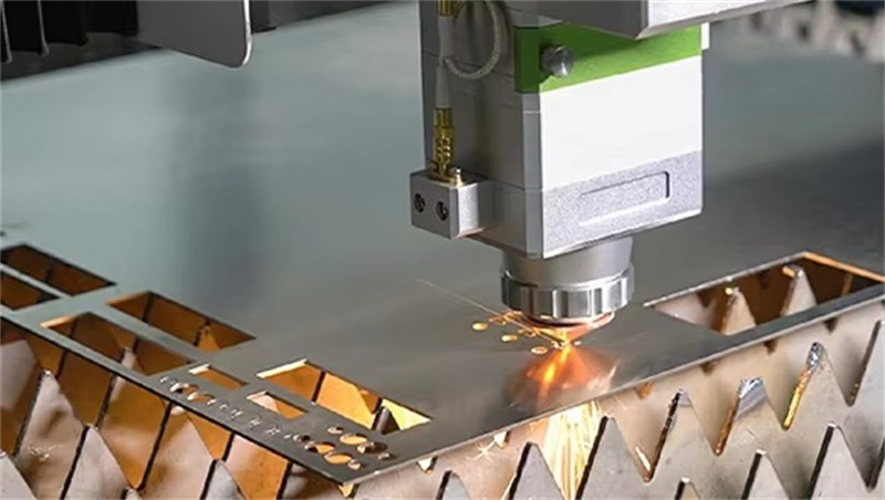 Industrial Laser Metal Cutter - Maszyna do czyszczenia laserem pulsacyjnym Przemysłowa